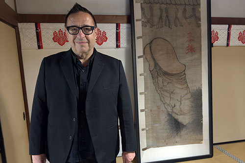 Waldemar in front of penis print - © Owen Scurfield