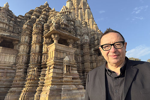 Waldemar in front of Khajuraho Temples - © Owen Scurfield